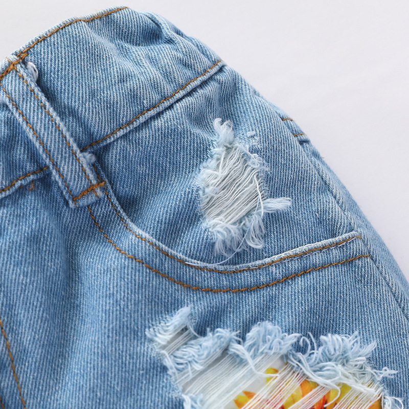 Madre e Bambini Camicia estiva con stampa a spalla singola e bambina, set di pantaloncini di jeans strappati, set di tre pezzi a maniche corte tesoro femminile_voghion.com