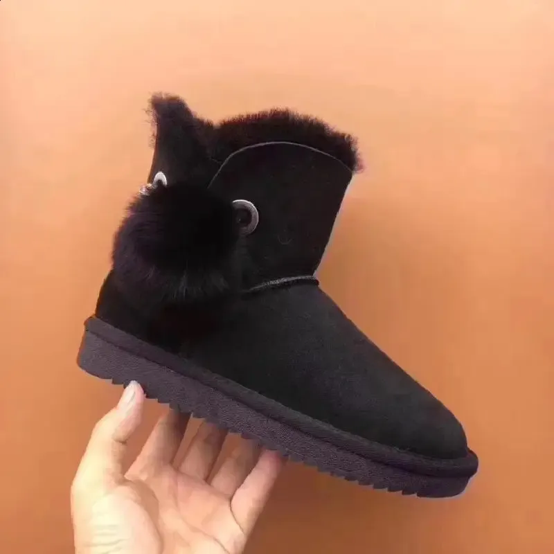 In the European high-quality real sheepskin natural wool women boots. The latest and most fashionable snow 240830_voghion.com