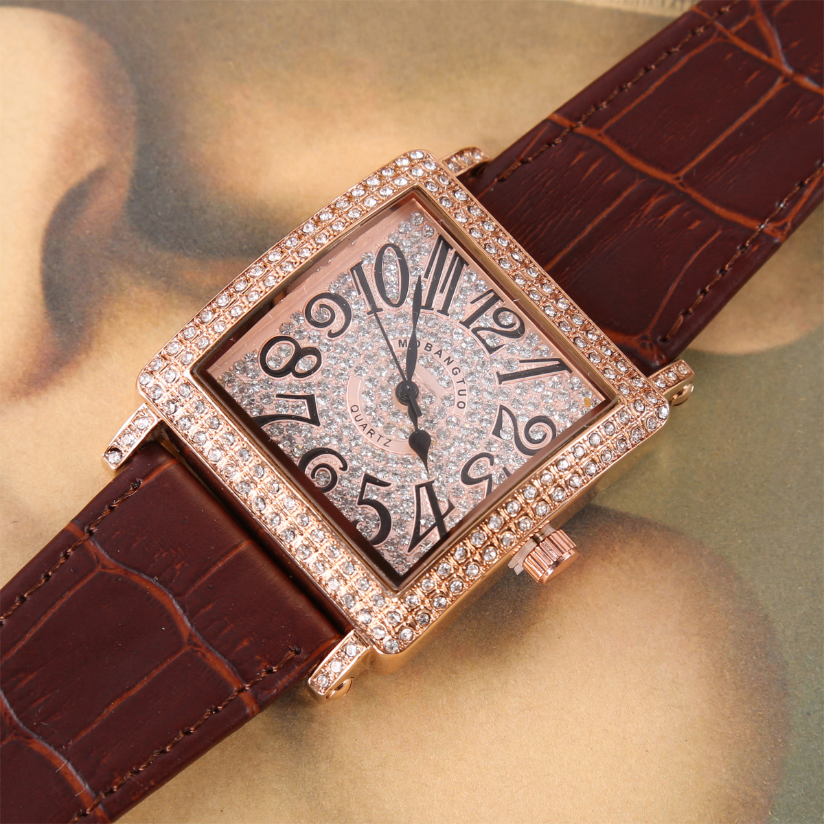 Orologio al quarzo da studente di moda versatile con scala digitale da donna in oro rosa con diamanti quadrati pieni_voghion.com