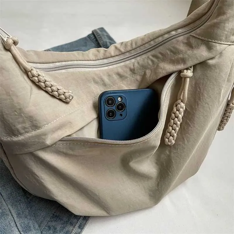 Sac à bandoulière en nylon 2024 pour femme, nouvelle collection été, grande capacité, design polyvalent et de niche, messager Ba241103_voghion.com