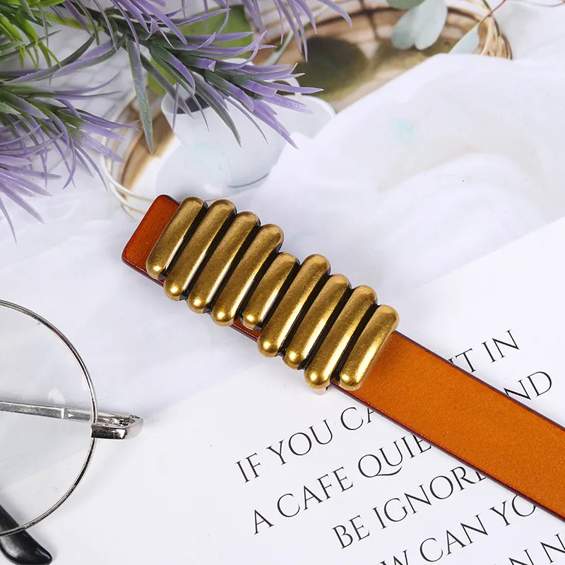 2022 Damen Designer Breite 2,3 CM Rindsleder Schlank Klassischer Damen Taillengürtel Mädchen Kleid Gürtel_voghion.com