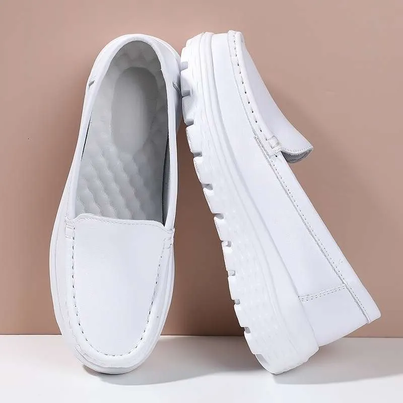 Scarpe da lavoro mediche spesse bianche piccole alla moda, leggere, comode e traspiranti, nere, suola morbida 456_voghion.com