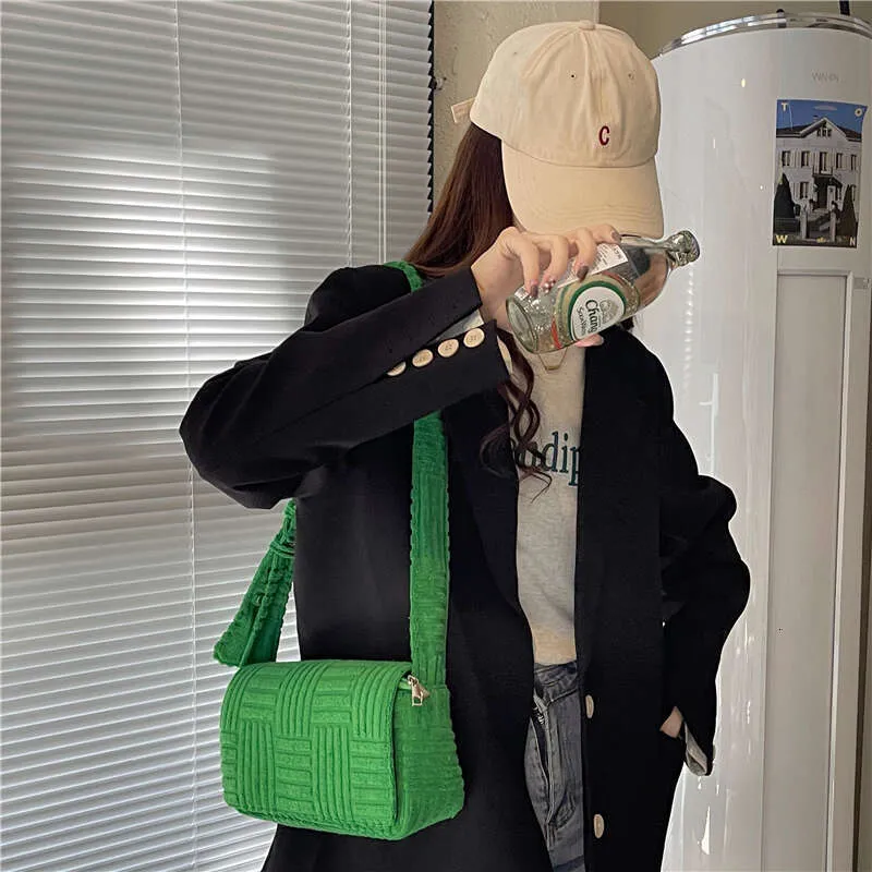 Grüne Handtuch Stoff Handtaschen und Geldbörse Designer Crossbody Mode Kissen Taschen für Frauen Schulter Tasche Damen Tote Clutch_voghion.com