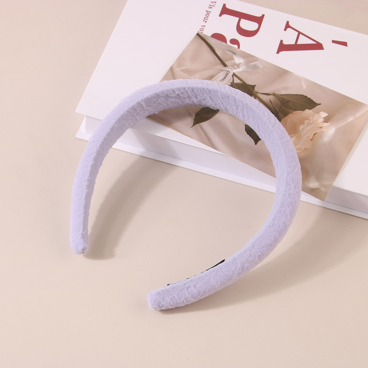 Tiara larga de renda plissada com esponja para mulher_voghion.com