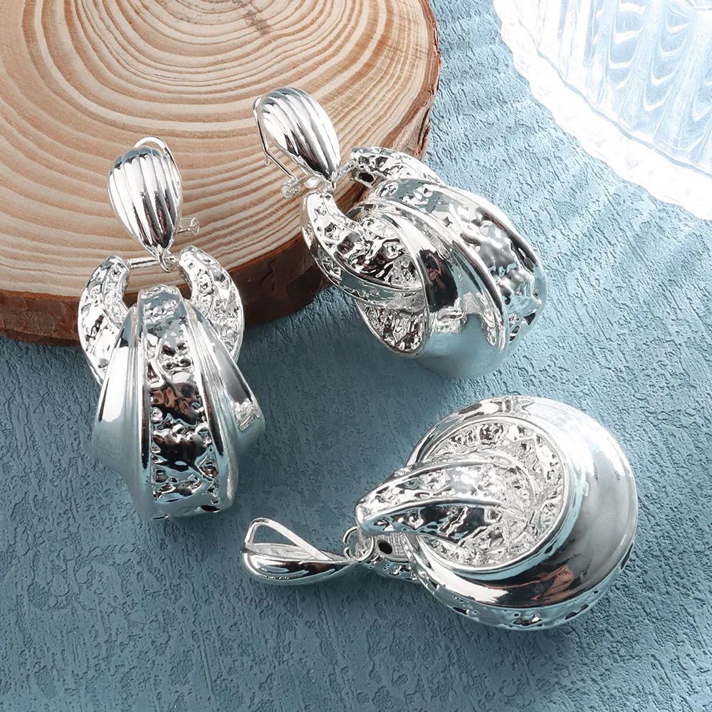 Gioielli color oro Dubai per le donne Regali di nozze africani Collana Orecchini Set Gioielli 230907_voghion.com