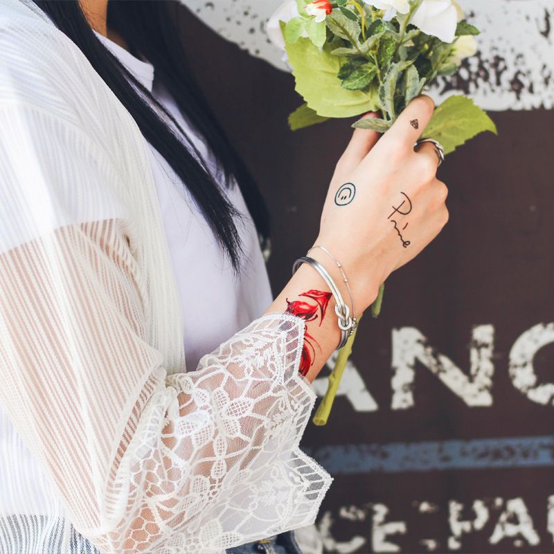 Schlichter Armreif aus Titanstahl mit Infinity-Beschichtung_voghion.com