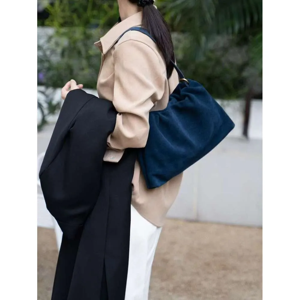 Borsa a tracolla da donna in pelle scamosciata opaca con 2 cinturini, in pelle di mucca scamosciata, stile coreano, con arricciature, color caffè kakhi_voghion.com