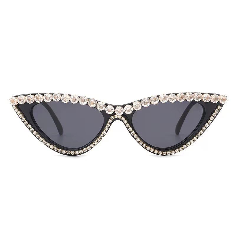 Trendy triangular glasses, fashionable and exaggerated with sunglasses, cat eye patch diamond sunglasses_voghion.com