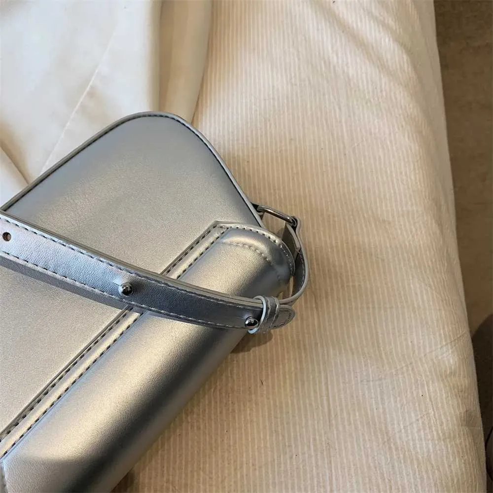 Schoudertas voor dames kleine schoudertas met hartgesp zilver_voghion.com