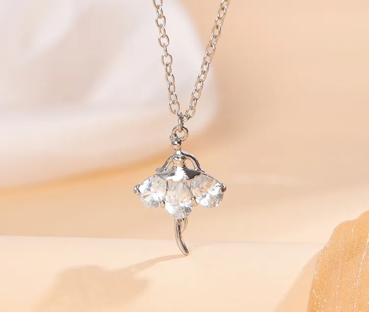 Colliers pendentifs mode cristal ballerine fille polyvalent fée_voghion.com