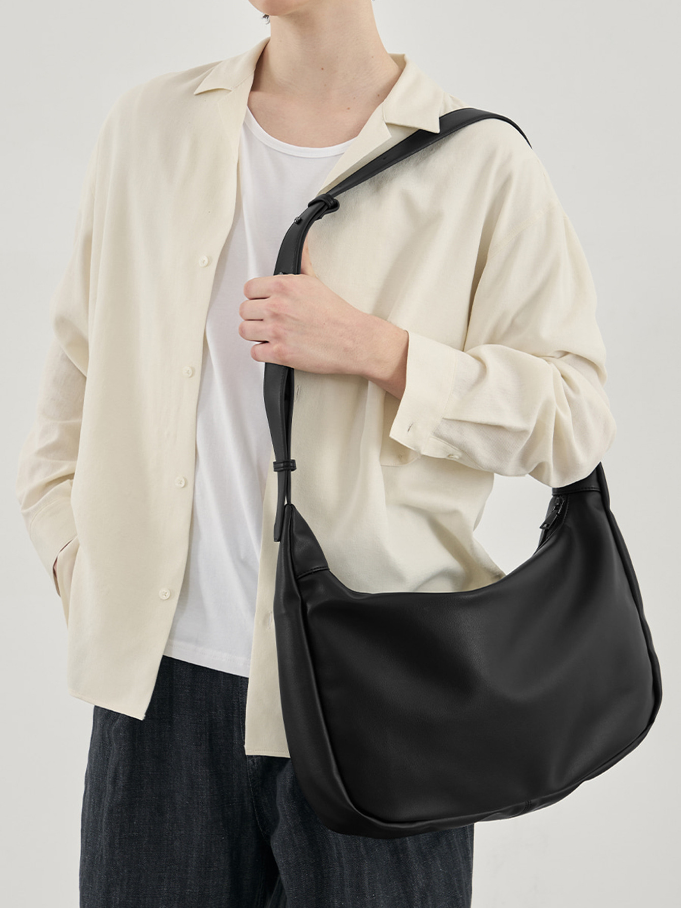 Corea del Sur Color sólido 2024 nuevo bolso de viaje para el aula de un hombro de gran capacidad de cara suave, bolso cruzado único_voghion.com