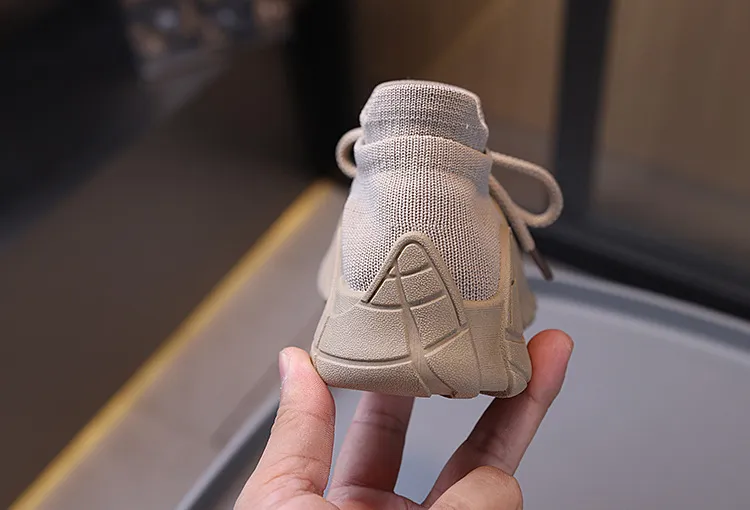 2025 Nei Sneakers fir Kanner Moud Slip on Walking Mesh Plateau Socken Stiwwelen Littlesprouts Klengkannerschong Grouss Gréisst Jugend_voghion.com