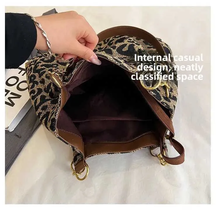 Trendig damaxelremsväska med leopardmönster i bohemisk stil_voghion.com