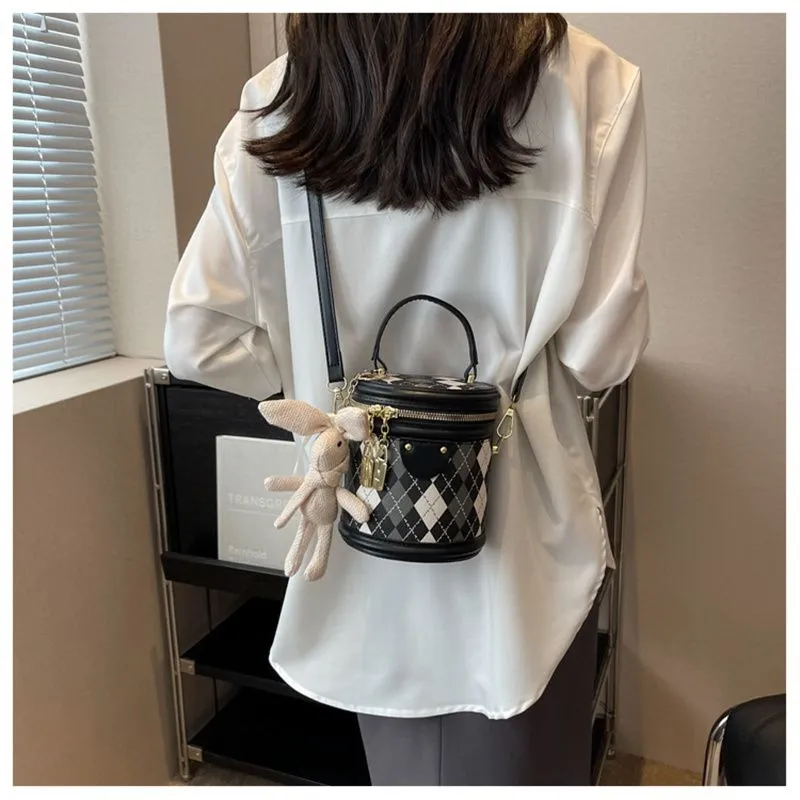 Designer Free Shipping 2025 New Fashionable Bucket Premium Texture Dia Grid Shoulder Crossbody Bag Bag For Womens_voghion.com