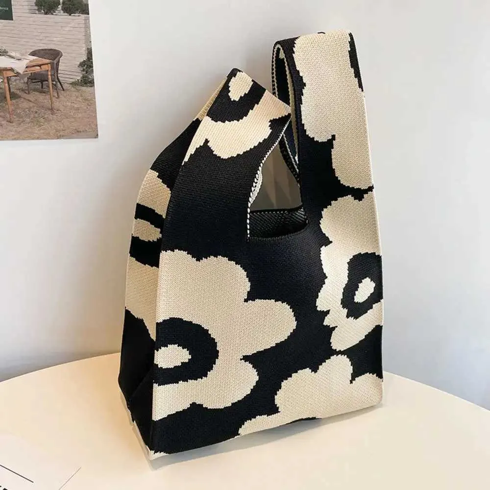 Fi striped knot wrist hand knitted V-handbag portable mini reusable shopping bag Y241106_voghion.com