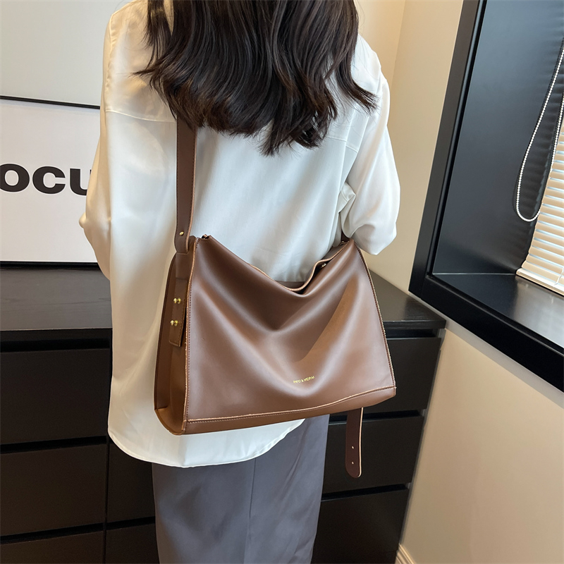 LEFTSIDE – sac à bandoulière en cuir pour femmes, grande capacité, tendance, sacs à main simples de styliste, 2023_voghion.com