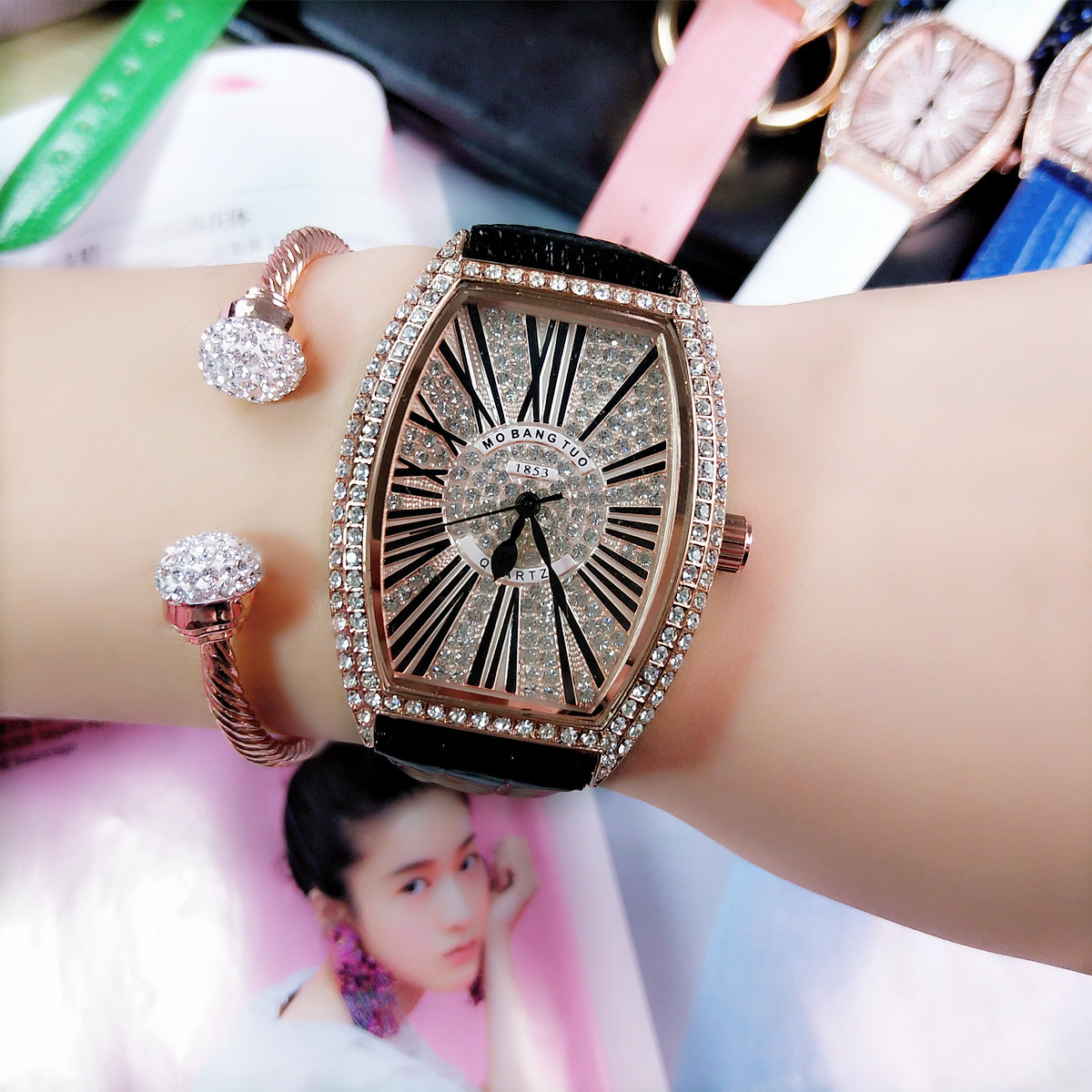 Micro Network Red Wine Bucket Klassische römische Roségold-Paaruhr für Herren und Damen_voghion.com