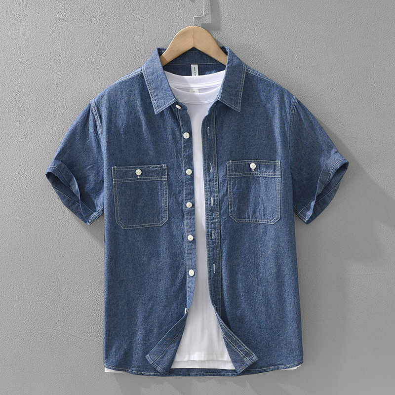 Chemise en jean rétro à manches courtes pour homme, tendance et polyvalente, style décontracté et ample.