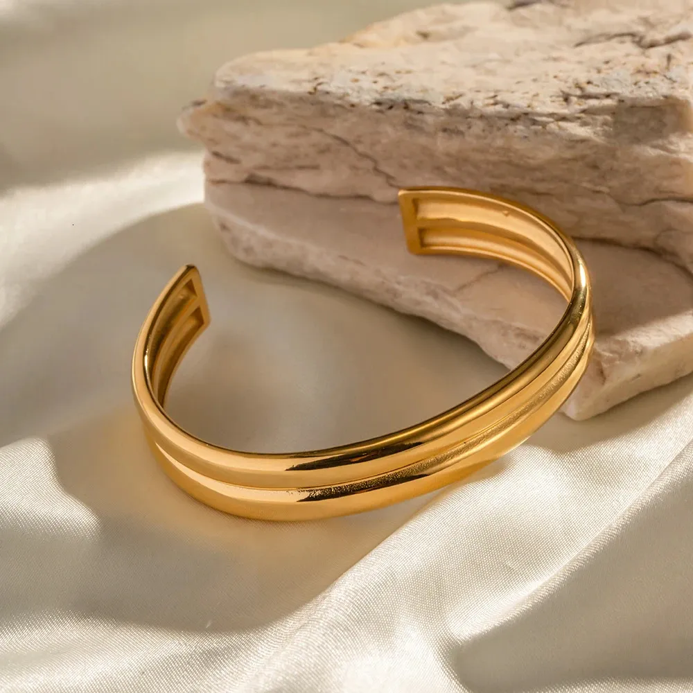 Guldpläterat armband i rostfritt stål för damer minimalistiskt_voghion.com