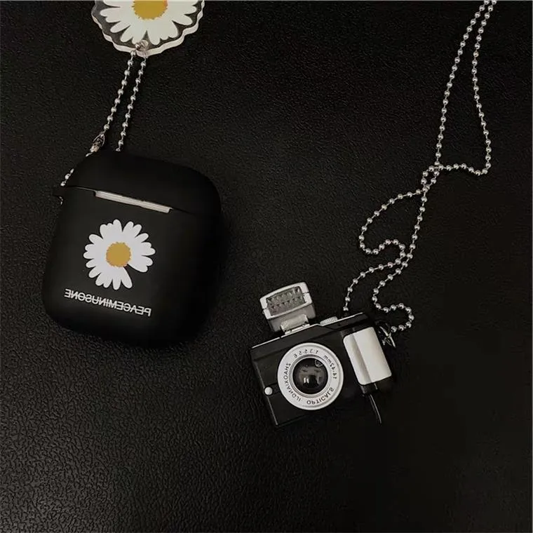Camera Pendant Necklace With Glowing Led Light For Couples_voghion.com
