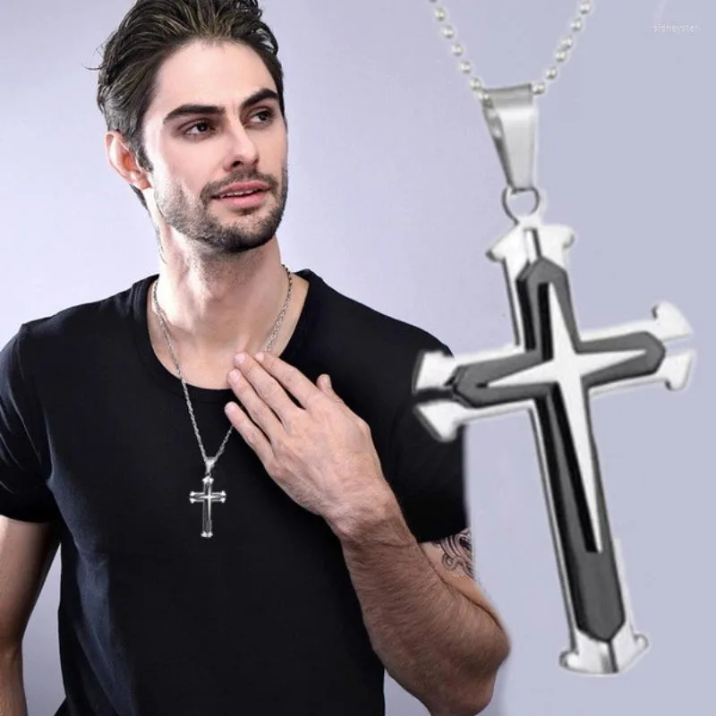 Collier pour homme avec pendentif en forme de croix et chaîne en plaqué or_voghion.com