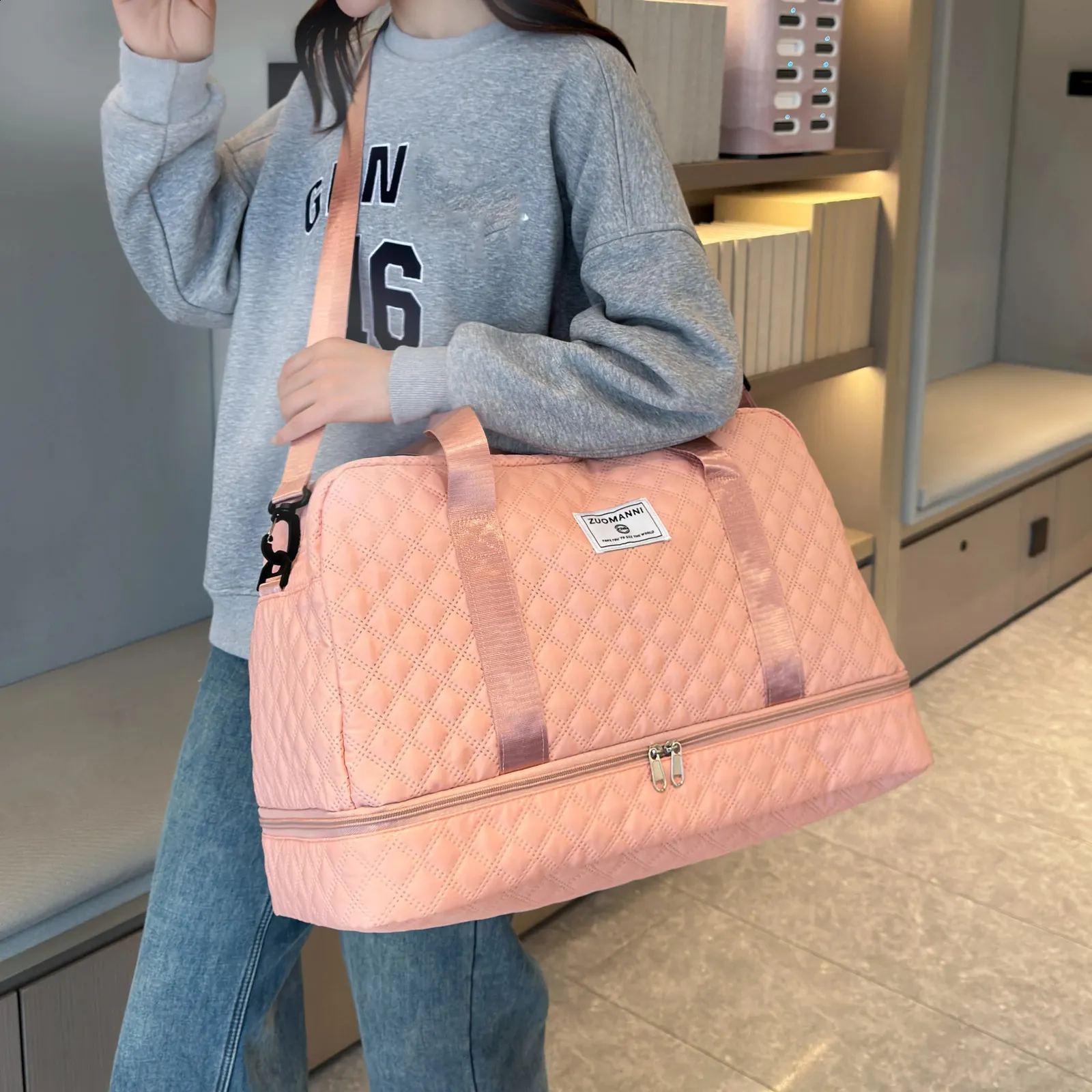 Large Capacity Travel Duffel Bag With Wet Dry Separation_voghion.com