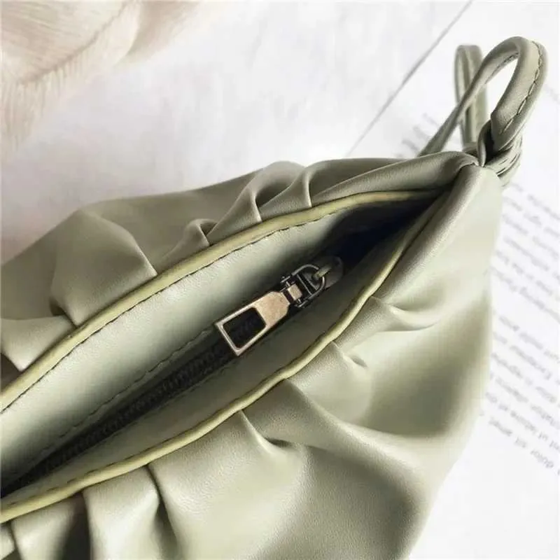 Small bag 2024 Spring and Summer Slope Trend 100 Temperature Garbage Cloud Bag Mini Coin Fold Cross Body Y241026_voghion.com