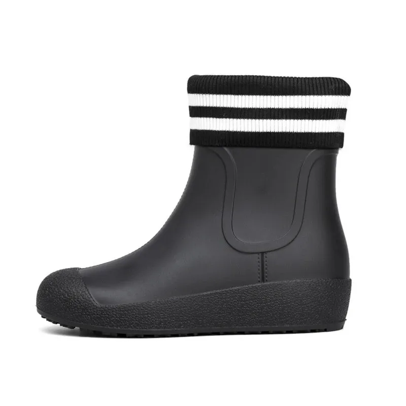 Solide Herrenmode Regenstiefel Gummi Casual Ankle Bootie Rutschfeste Watschuhe für Damen Warme Regenschuhe zum Spazierengehen auf der Straße 2_voghion.com