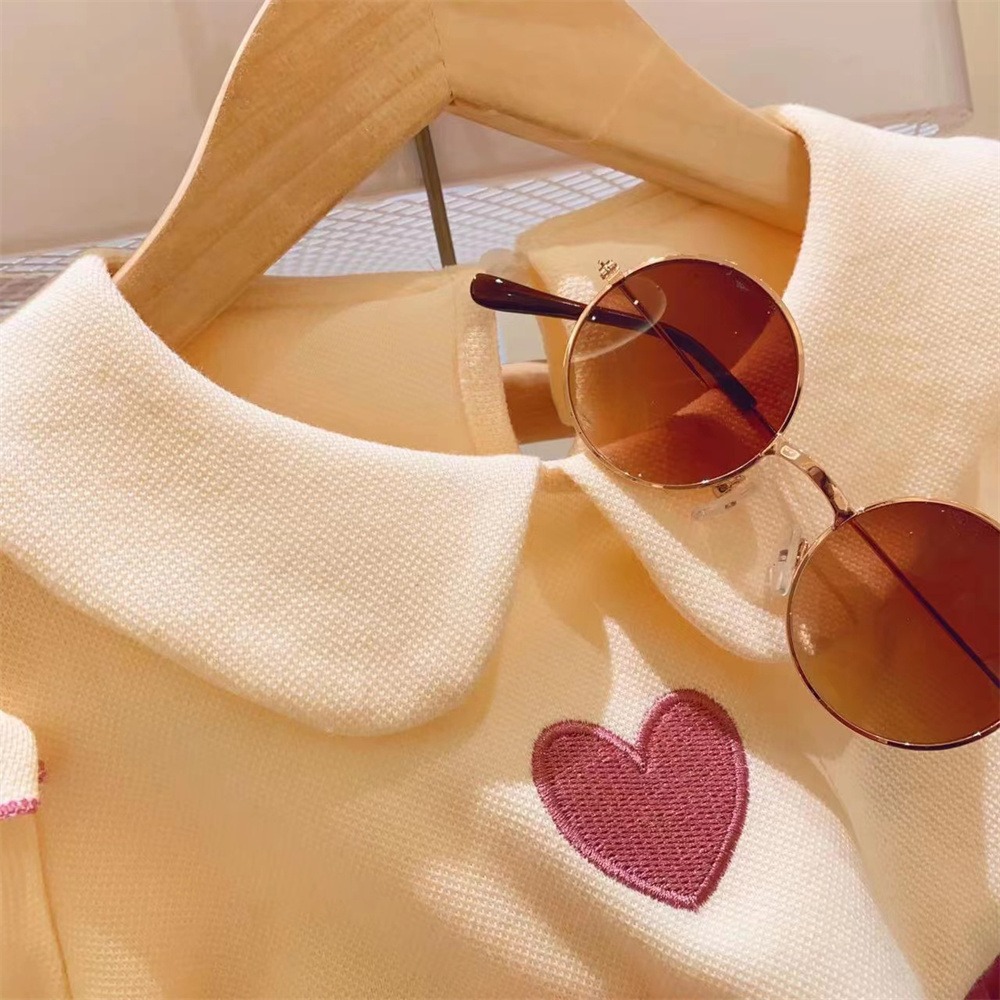 Costume d'été pour mère et enfant pour filles, joli amour brodé, manches courtes, plus short, costume deux pièces, nouvelle collection 2024_voghion.com