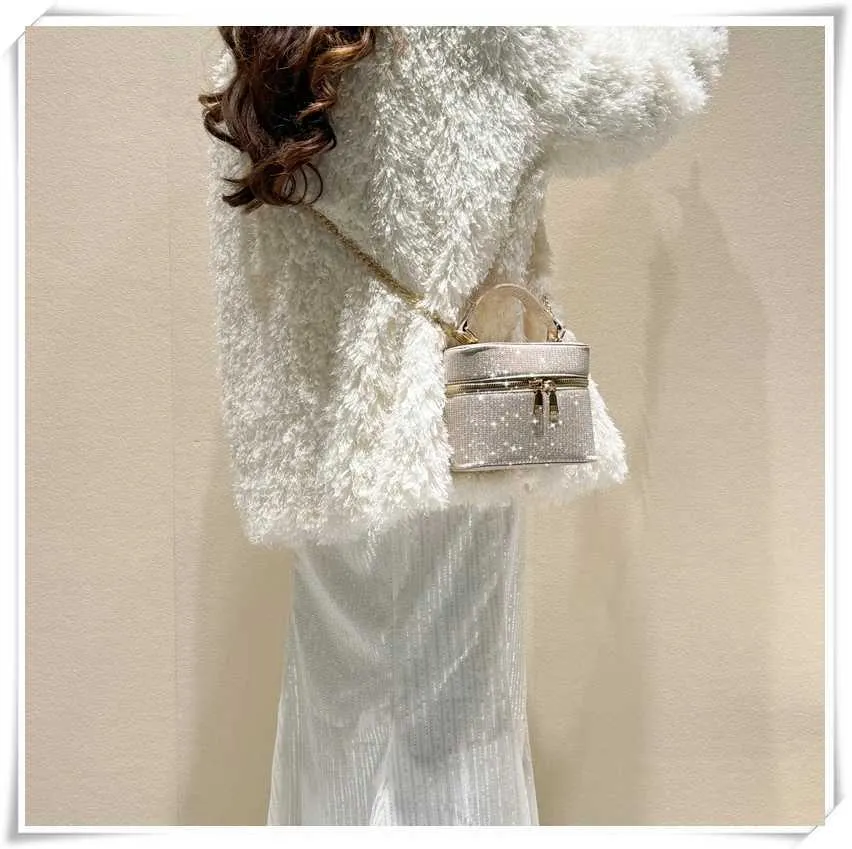 Glänzende Box-Umhängetasche für Frauen, süße Mini-Umhängetasche mit Reißverschluss und Kette, lässige, allgleiche Pendlertasche_voghion.com
