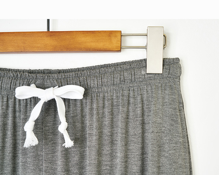 È possibile indossare pigiami da uomo semplici pantaloni a maniche lunghe con maniche a spalla in cotone e seta_voghion.com