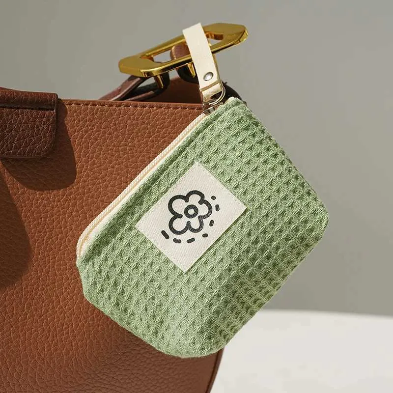 Mini-Make-up-Geldbörse für Damen in Matcha-Grün, tragbar, für Pendler, Lippenstift, Kopfhörer, Aufbewahrungstasche, doppelte Canvas-Kette, Schlüsselbox_voghion.com