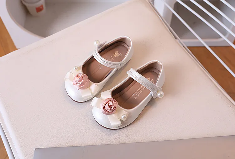2025 nuevos zapatos de princesa de cuero para niños, zapatos Mary Janes para bebés, zapatos planos para niños pequeños, vestido de baile para niñas_voghion.com