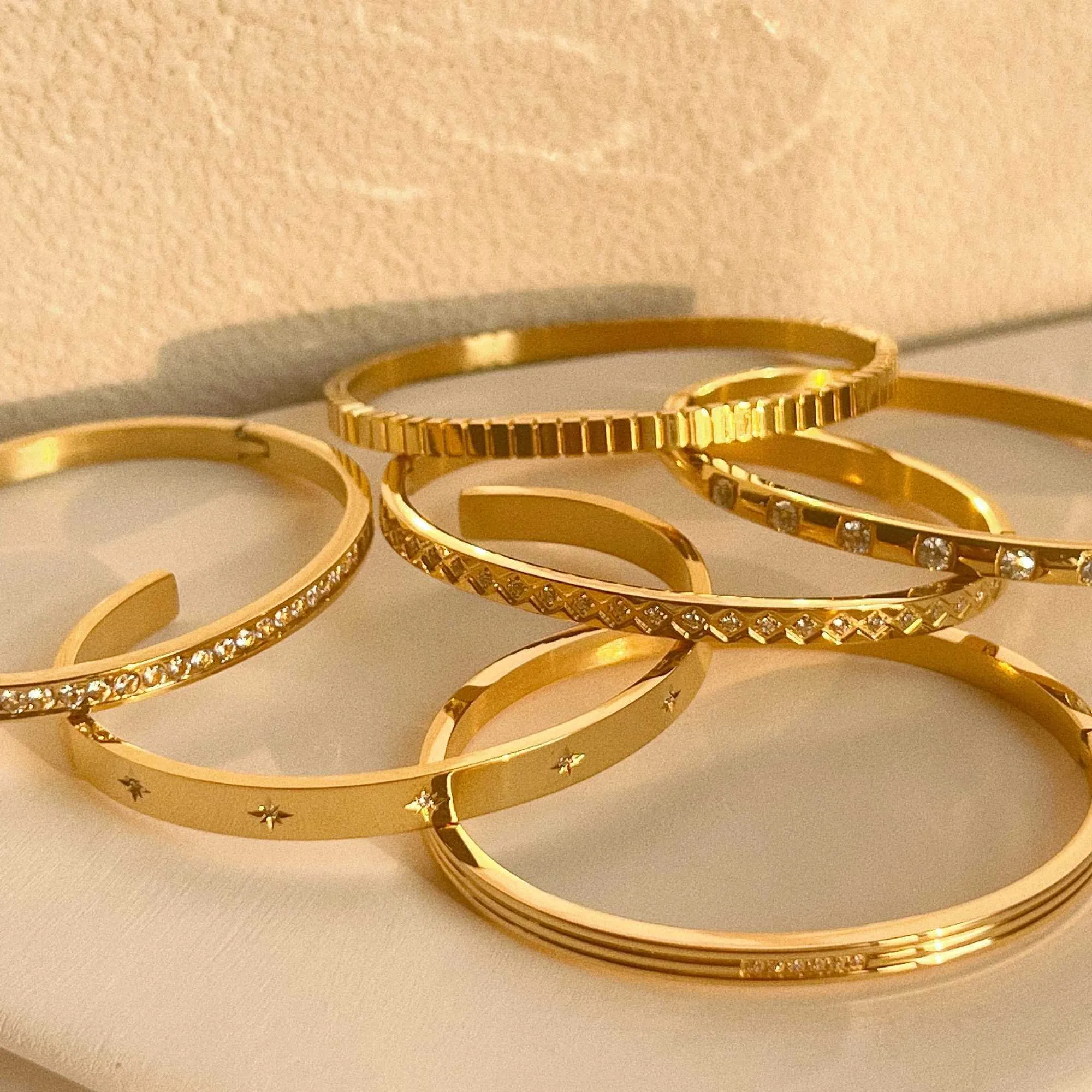 Braccialetti alla moda punk color oro per donne e uomini, braccialetti in acciaio inossidabile alla moda, accessori per gioielli bohémien_voghion.com