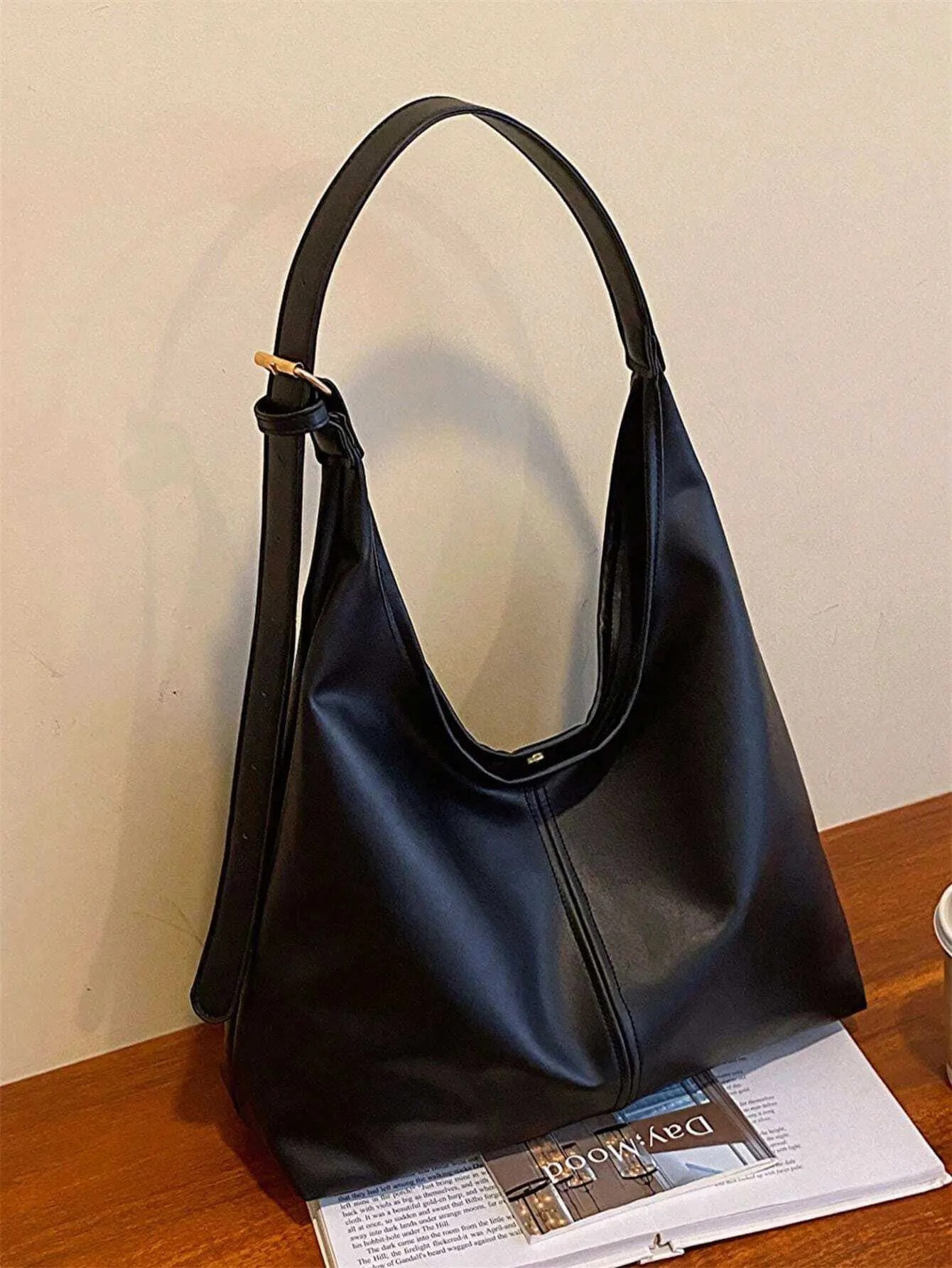 Borsa a tracolla alla moda per donna con fibbia dorata minimalista e tracolla regolabile, borsa da donna Handba241211_voghion.com