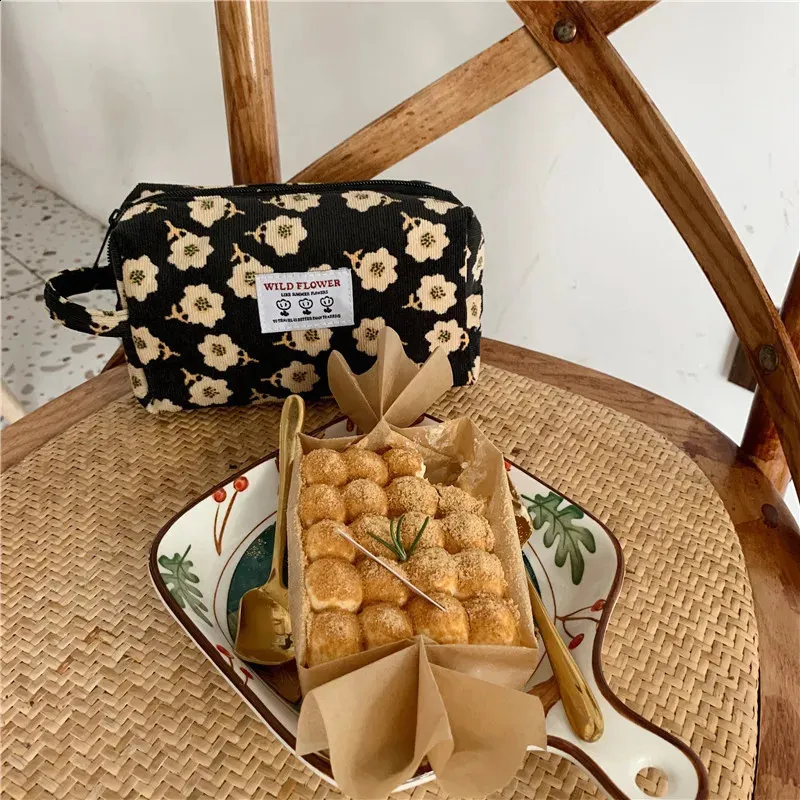 Trousse de toilette en toile imprimée rétro tendance, grande capacité, pour femmes, trousse de voyage pour cosmétiques, sacs de rangement pour maquillage 240815_voghion.com
