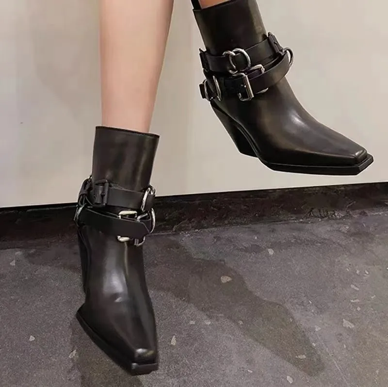 af676 New Back Short Women's Shoes Vintage Pointed Toe High Heeled Heels Elegant Ankle Boots For Women_voghion.com