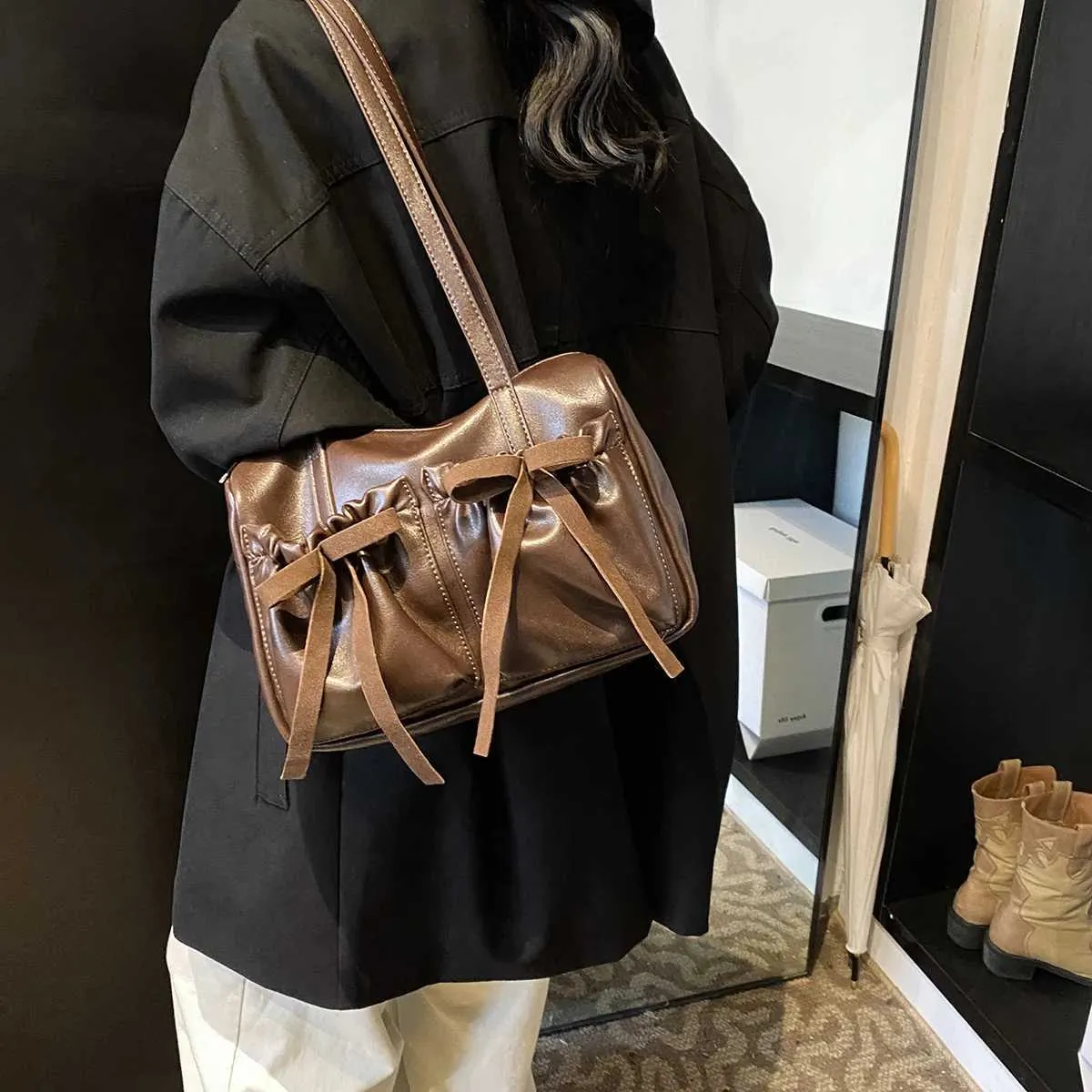 Ladies retro classic shoulder motorcycle bag autumn and winter new style fashionable handbag Y241216_voghion.com