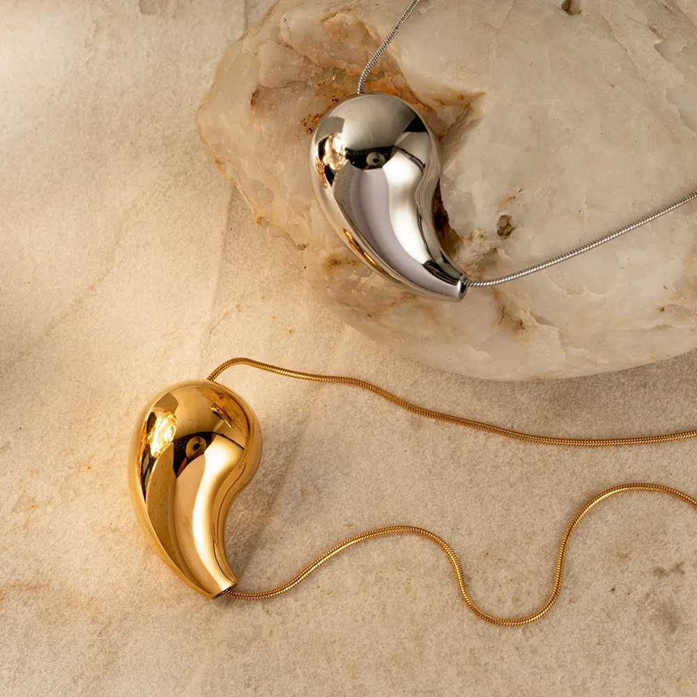 Collier pendentif goutte d'eau en acier inoxydable plaqué or PVD pour femme avec chaîne légère et étanche en métal_voghion.com