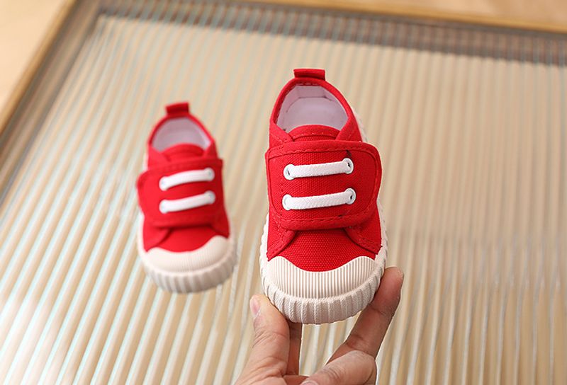 Nuevos zapatos de primavera y verano para niños y niñas, zapatillas de lona suaves e informales de color caramelo para niños, zapatillas de moda con estampado de leopardo_voghion.com