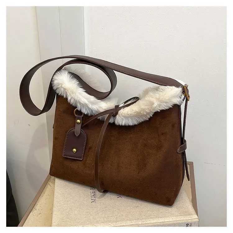 Sacs à bandoulière en daim de grande capacité pour femmes, sacoches solides et souples, sacs décontractés pour l'automne et l'hiver, patch en peluche pour femmes_voghion.com