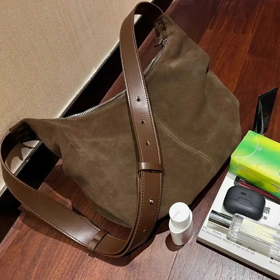 2024 neue Alle Spiel Solide Frauen Umhängetasche Streetwear Grunge Vintage Handtaschen Trendy Einfache Casual Schulter Taschen Y2k_voghion.com