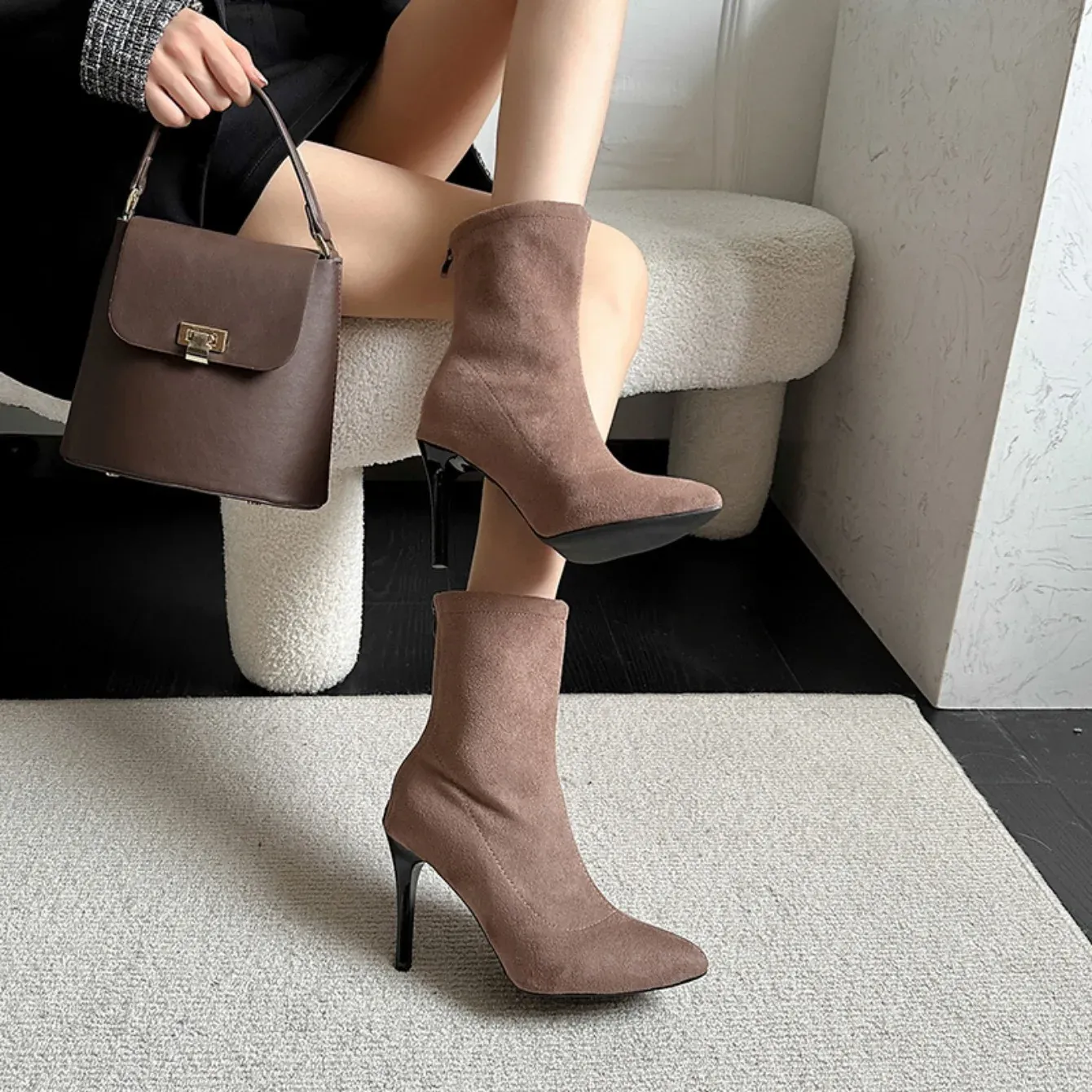 Casual Shoes Women's High Heels 2024 Autumn And Winter Warm Pointed Toe Back Zipper Stiletto Heel Short Boots_voghion.com
