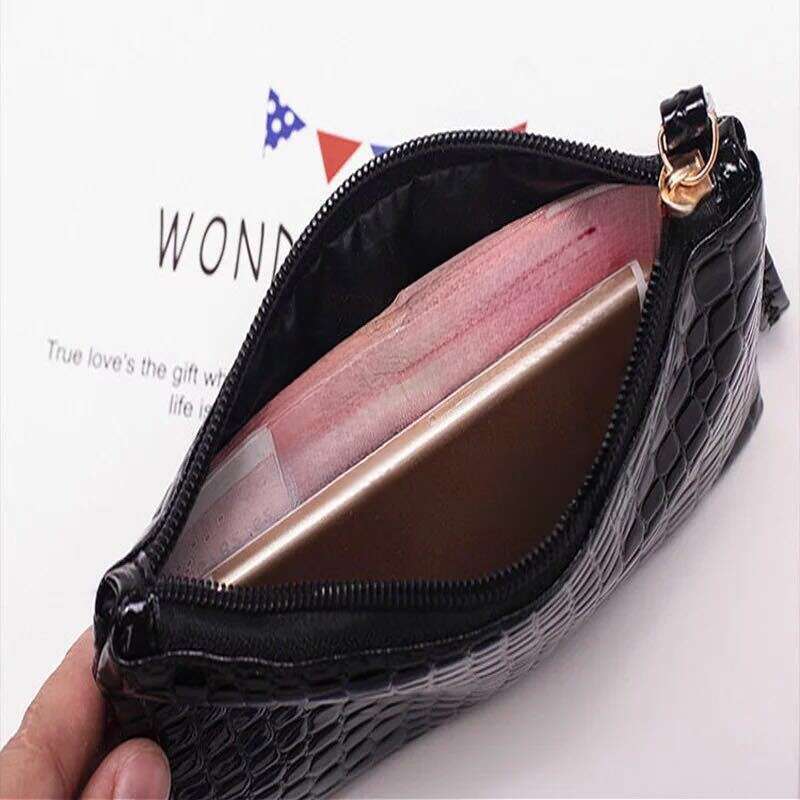 À la fois abordables et pratiques, ils sont disponibles en porte-monnaie, en articles cadeaux multiples, en pochettes, en vrac, en noir et dans d'autres couleurs._voghion.com