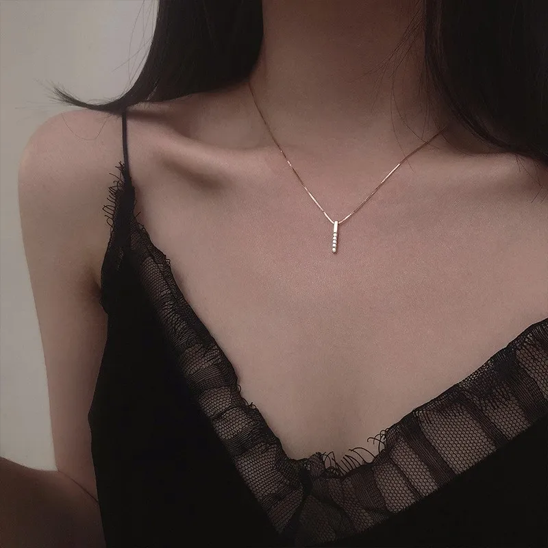 Chains Color Galaxy Pearl Necklace Female Butterfly Indifferent Light Flash Diamond Niche Clavicle Chain_voghion.com