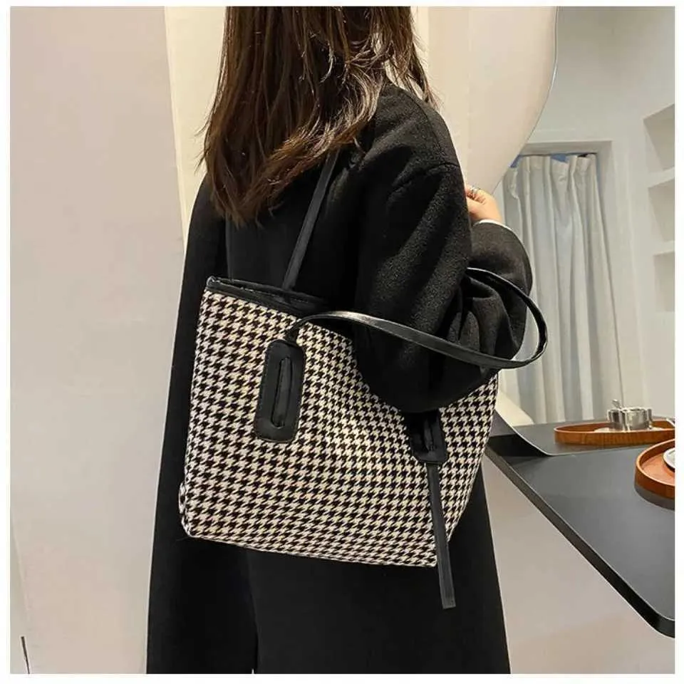 Womens Shoulder Bag And Tote Bag Large Capacity Grid Pattern Bag_voghion.com