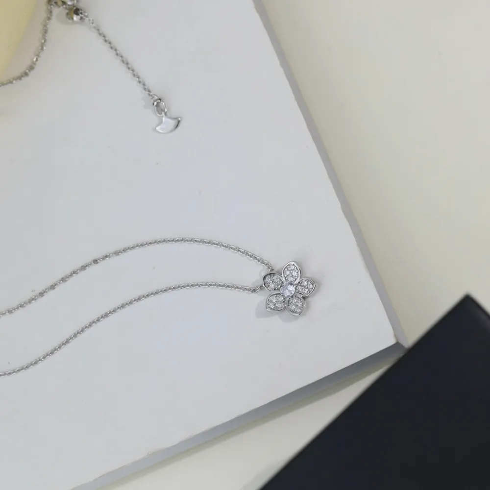 Sterling Silver Five-petal Flower Necklace With Zircon For Her_voghion.com