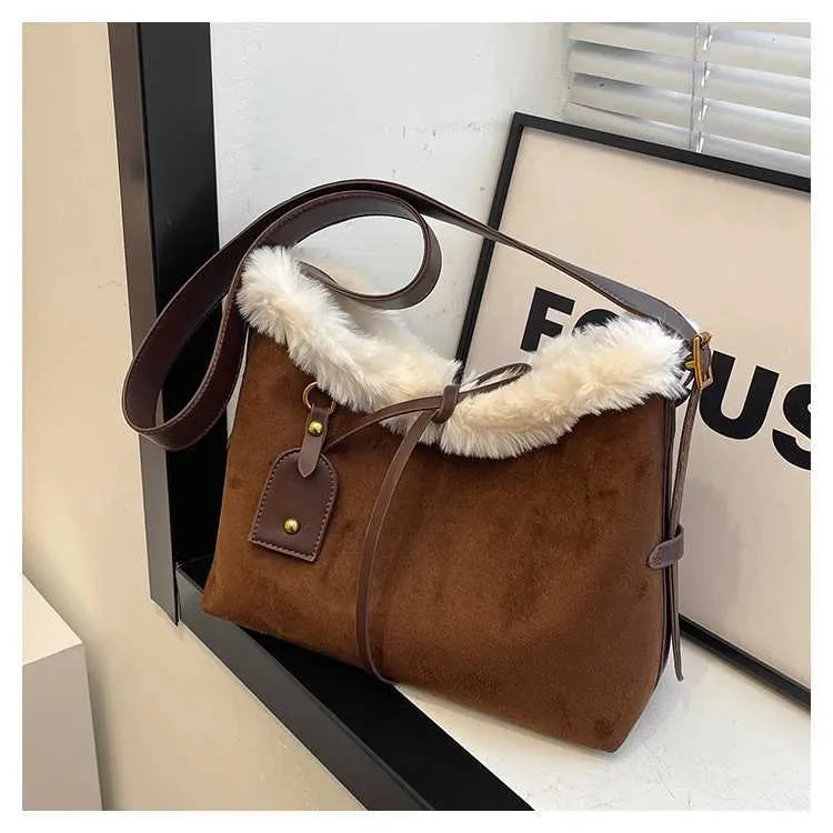 Sacs à bandoulière en daim de grande capacité pour femmes, sacoches solides et souples, sacs décontractés pour l'automne et l'hiver, patch en peluche pour femmes_voghion.com