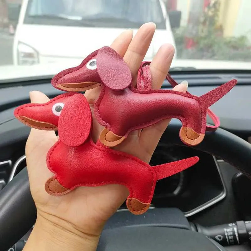 Fashion Car Sausage PU Leather Dog Keychain Womens Bag Pendant Jewelry Pavilion Keyring Keyholder Gift Y241121_voghion.com