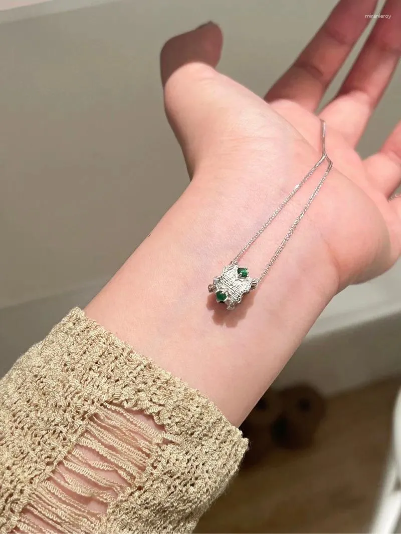 Chains S Pure Sier Natural Stone Necklace Exquisite Thousand Gold Feeling Jadeite Emerald Collar Chain CHE677_voghion.com